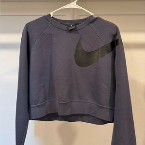 Nike cropped crew sweater 💗 super cute, comfy, great condition!